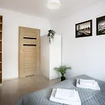Fully-furnished With Air Conditioning For Families, Cracow Old Town Apartman *