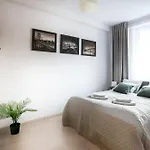 Fully-furnished With Air Conditioning For Families, Cracow Old Town Krakkó
