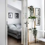 Fully-furnished With Air Conditioning For Families, Cracow Old Town Krakkó