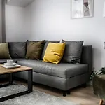 Fully-furnished With Air Conditioning For Families, Cracow Old Town Apartman *