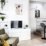 Fully-furnished With Air Conditioning For Families, Cracow Old Town *