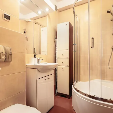 Appartement Fully-furnished With Air Conditioning For Families, Cracow Old Town Krakau