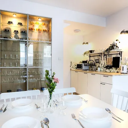 Appartement Fully-furnished With Air Conditioning For Families, Cracow Old Town *
