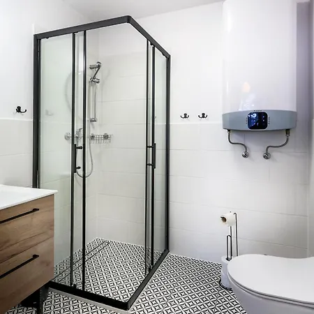 Fully-furnished With Air Conditioning For Families, Cracow Old Town *