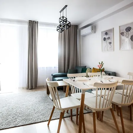 Fully-furnished With Air Conditioning For Families, Cracow Old Town Appartement *