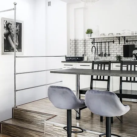 Fully-furnished With Air Conditioning For Families, Cracow Old Town Krakau