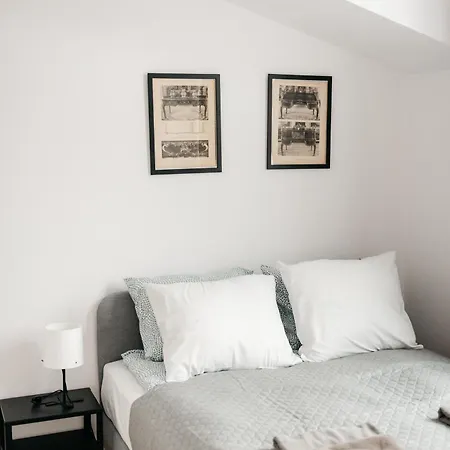 Fully-furnished With Air Conditioning For Families, Cracow Old Town