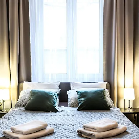 Fully-furnished With Air Conditioning For Families, Cracow Old Town *