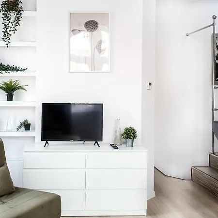 Apartment Fully-furnished With Air Conditioning For Families, Cracow Old Town