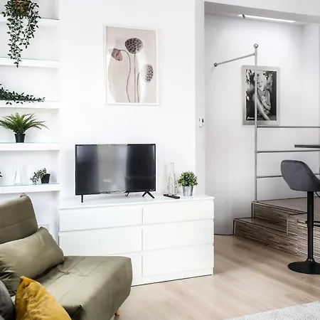 Fully-furnished With Air Conditioning For Families, Cracow Old Town *