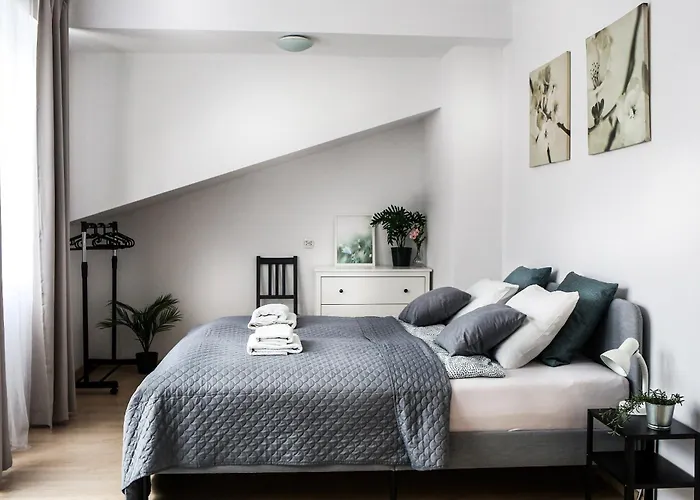 Fully-furnished With Air Conditioning For Families, Cracow Old Town Διαμέρισμα