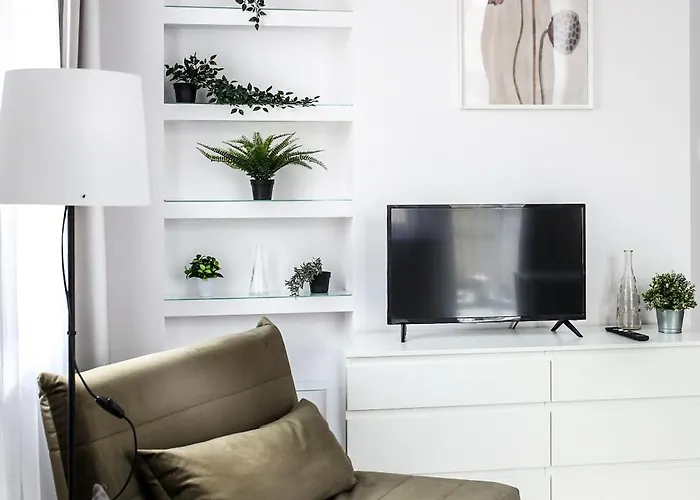 Fully-furnished With Air Conditioning For Families, Cracow Old Town